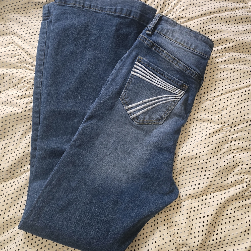 Blue Denim Jeans with Contrast 7 Pocket Stitching